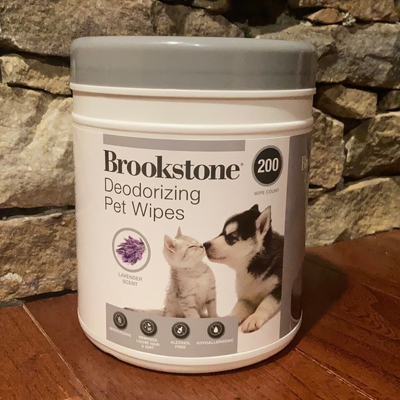 Brookstone Dog Left Nwt Brookstone Deodorizing Pet Wipes Poshmark